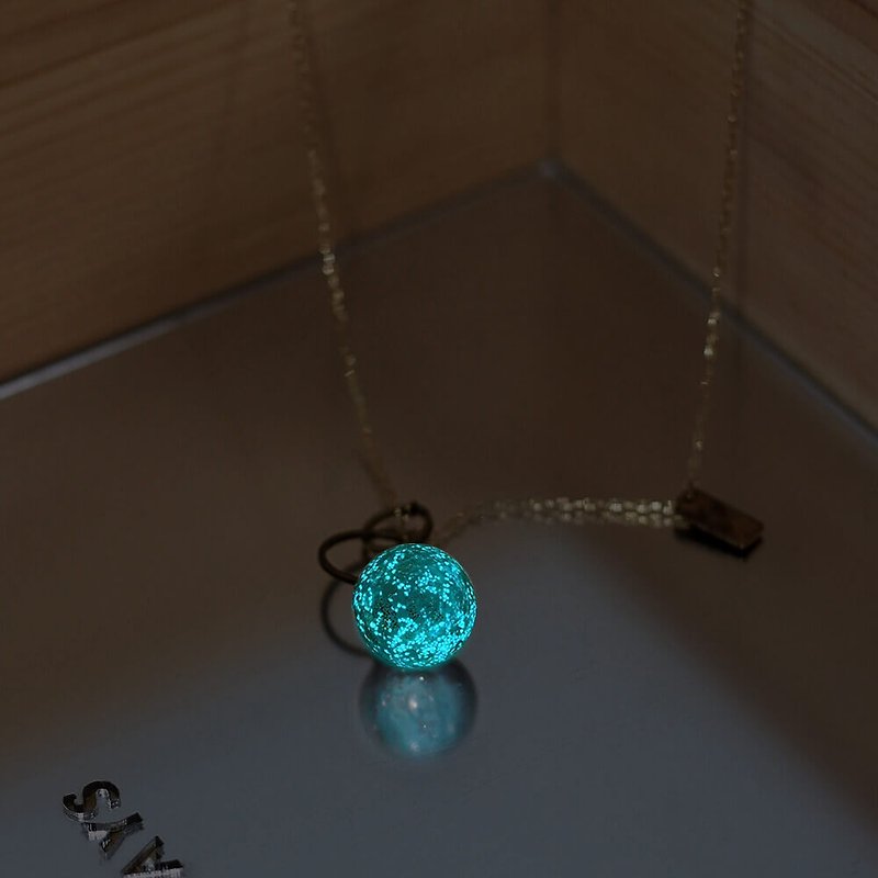 手作 萤光 行星系列项链 坠链 海王星 夜光 银河系月球 纯铜 琉璃 - 项链 - 玻璃 蓝色