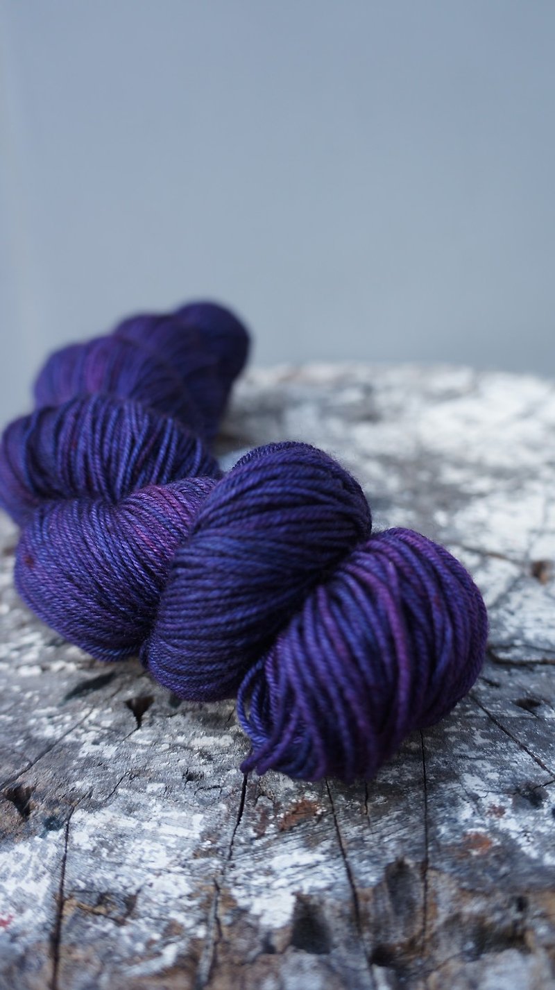 手染线。紫罗兰 - 编织/刺绣/羊毛毡/裁缝 - 羊毛 