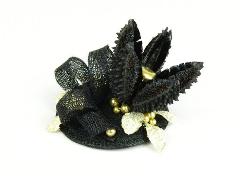 SALE! Fascinator Headpiece with Star Shaped Flower, Feathery Gold Foliage and Beads, Statement Cocktail Party Hat, Occasion Fashion Headwear - 发饰 - 其他材质 黑色