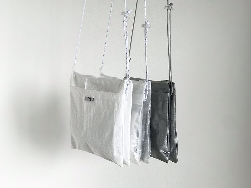 【shoulder bag】超軽量・撥水ポリエチレン 4つの収納 サコッシュ - 侧背包/斜挎包 - 其他人造纤维 透明