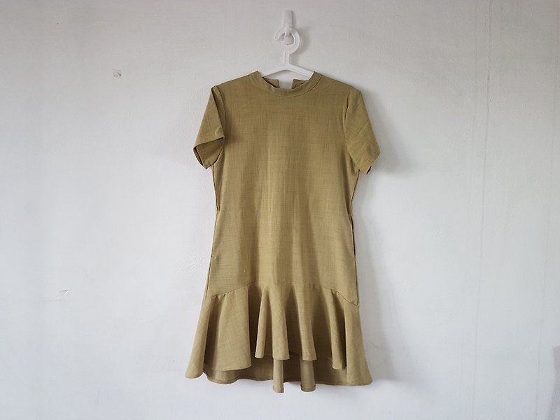 Anaru dress with short sleeves - 洋装/连衣裙 - 棉．麻 绿色