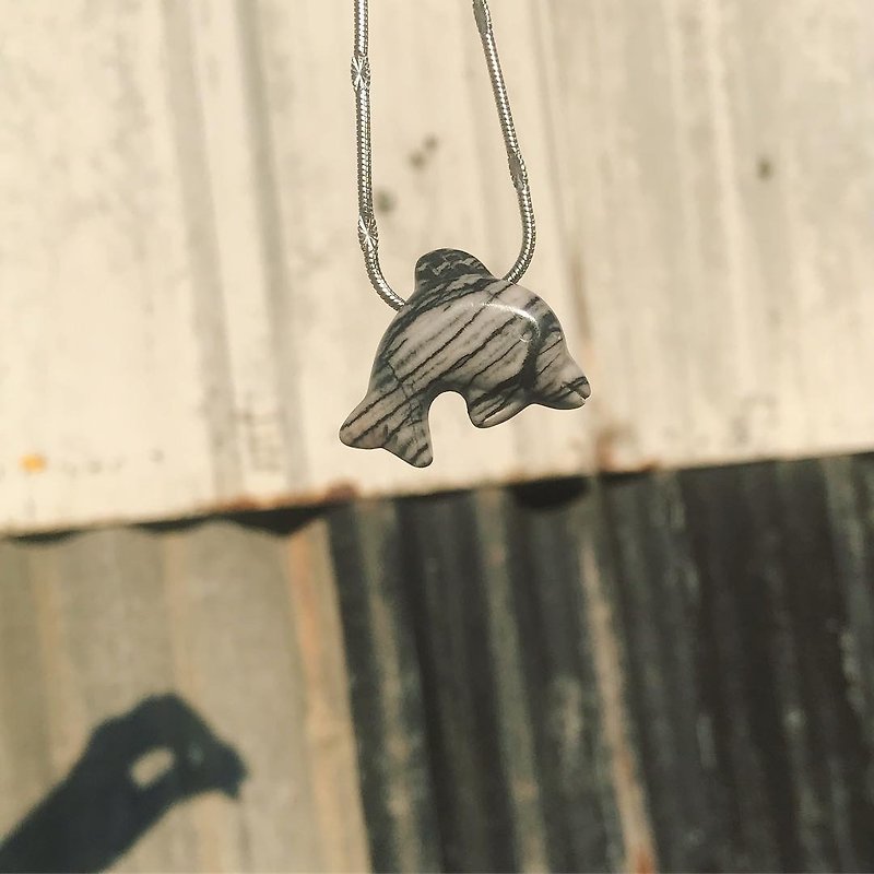 【Lost and find】简款 天然石 海豚 雕刻 黑线石 项链 - 项链 - 宝石 黑色