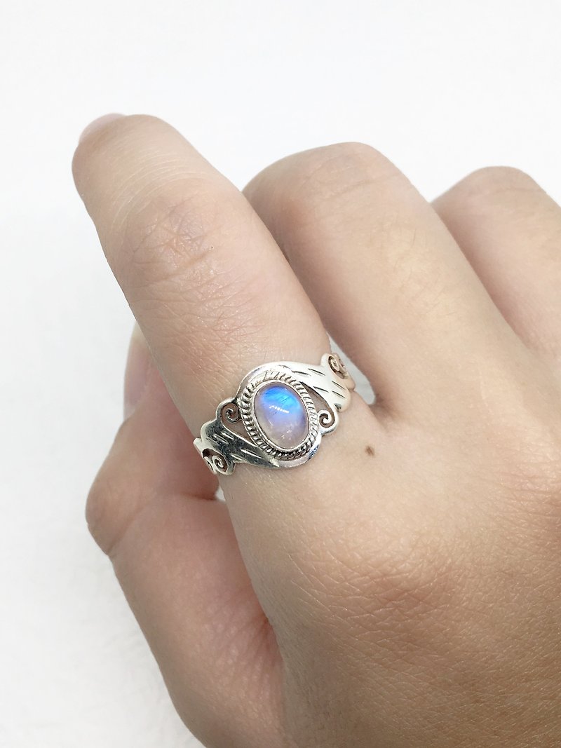 月光石925纯银雕花设计戒指 尼泊尔手工镶嵌制作(款式1) - 戒指 - 宝石 蓝色