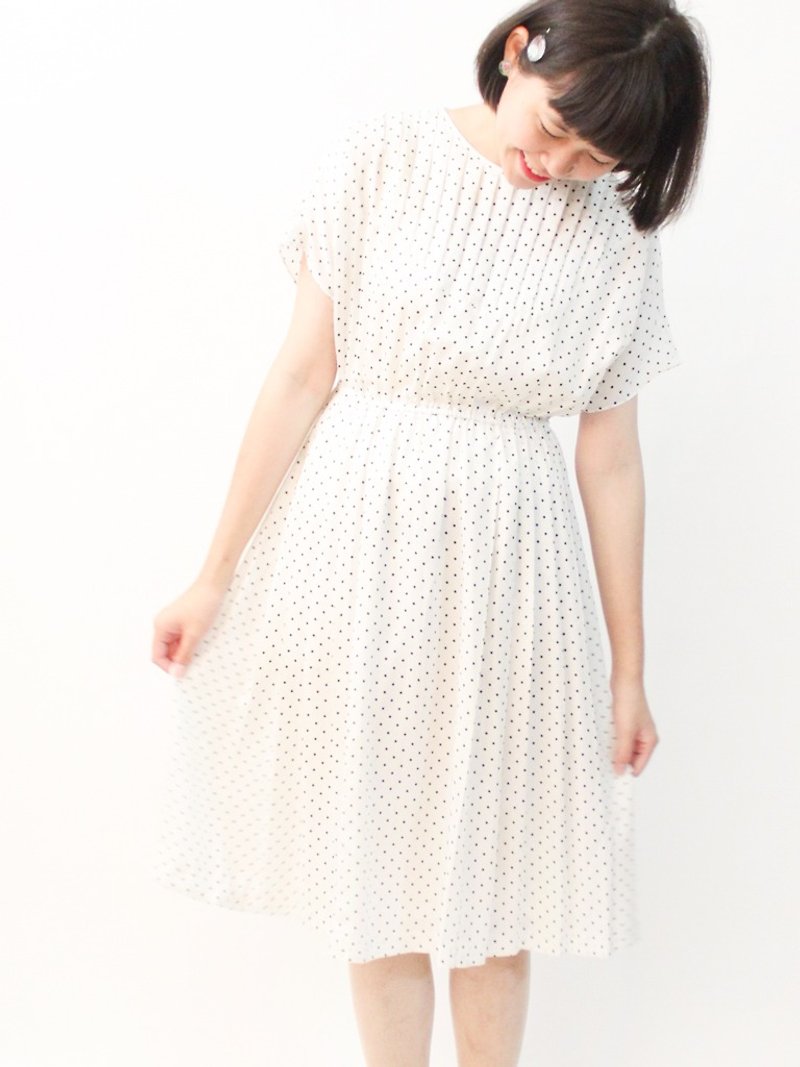 复古清新奶白色圆点点短袖古着洋装 Vintage Dress - 洋装/连衣裙 - 聚酯纤维 白色