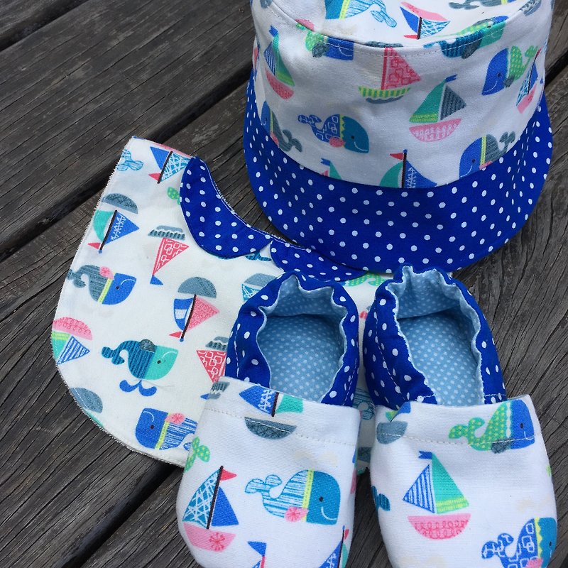 鲸鱼与帆船弥月礼物组-帽子+围兜+鞋子 - 满月礼盒 - 棉．麻 蓝色