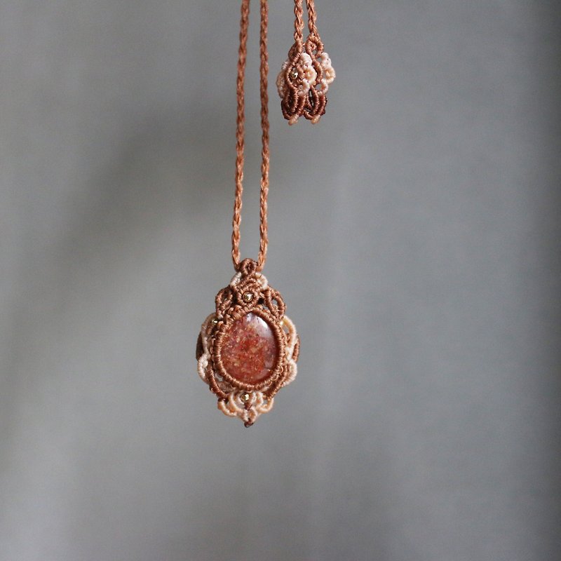 金草莓晶古典花纹蜡线编织项链 - 项链 - 水晶 咖啡色