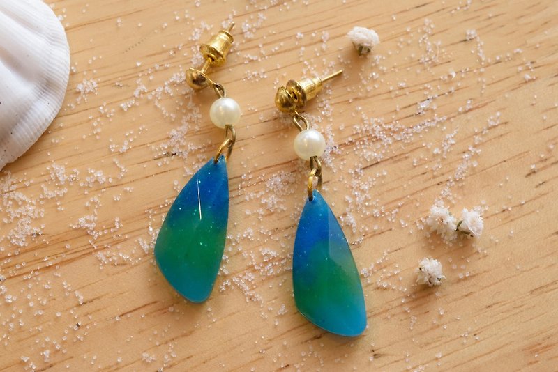 Cute & Beauty Adorable Blue Green Gem Resin Dangle Earrings - 耳环/耳夹 - 纸 蓝色