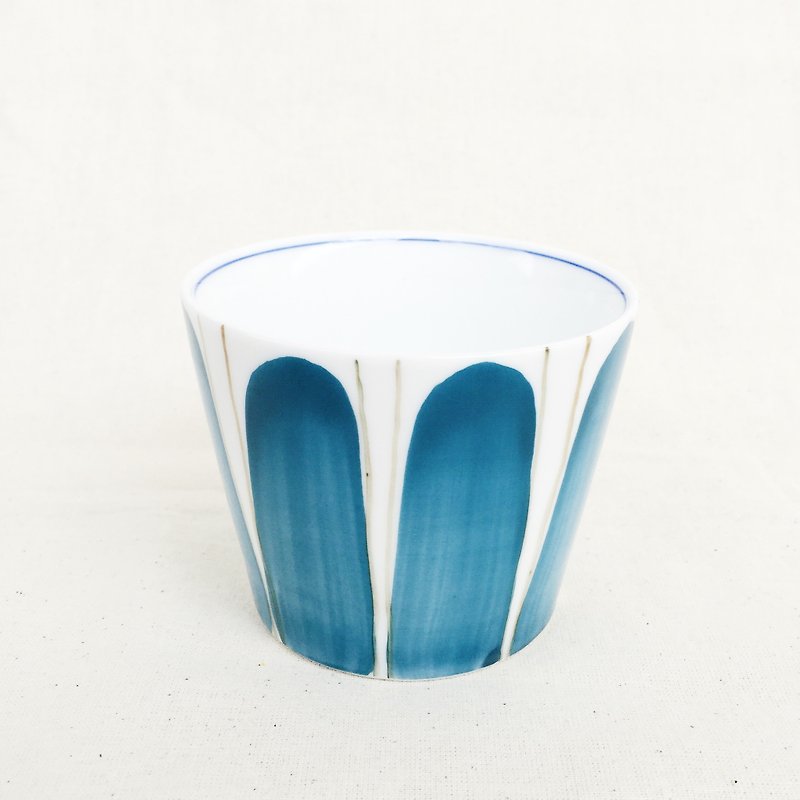 手作青花瓷茶杯（蓝羽毛） - 茶具/茶杯 - 瓷 蓝色