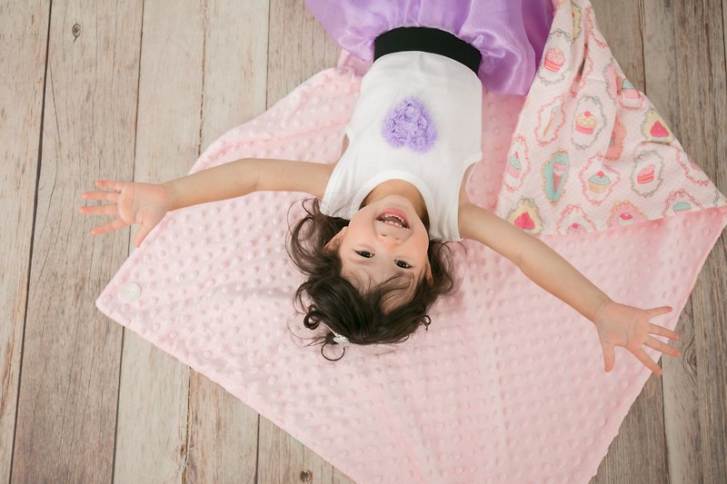 Minky多功能 点点颗粒 携带毯婴儿毯冷气毯被 粉色-甜点 - 婴儿床上用品 - 棉．麻 粉红色