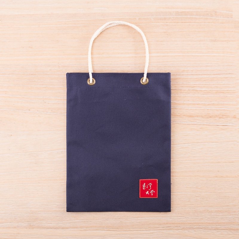 台湾大学iPad帆布书袋-海军蓝 - 手提包/手提袋 - 棉．麻 白色