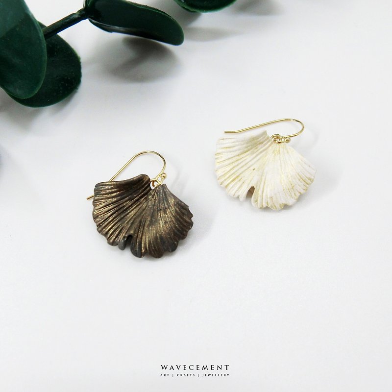 自然系列-金银杏垂吊水泥耳环(生日礼物/情人礼物) - 耳环/耳夹 - 水泥 金色