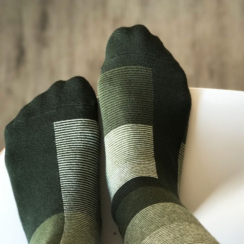 靴下オリーブトゥリー/ irregular / socks / stripes - 袜子 - 棉．麻 绿色