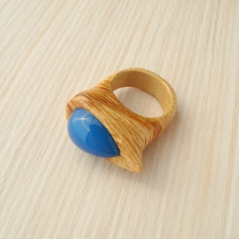 Wood ring with blue chalcedony - 戒指 - 木头 多色