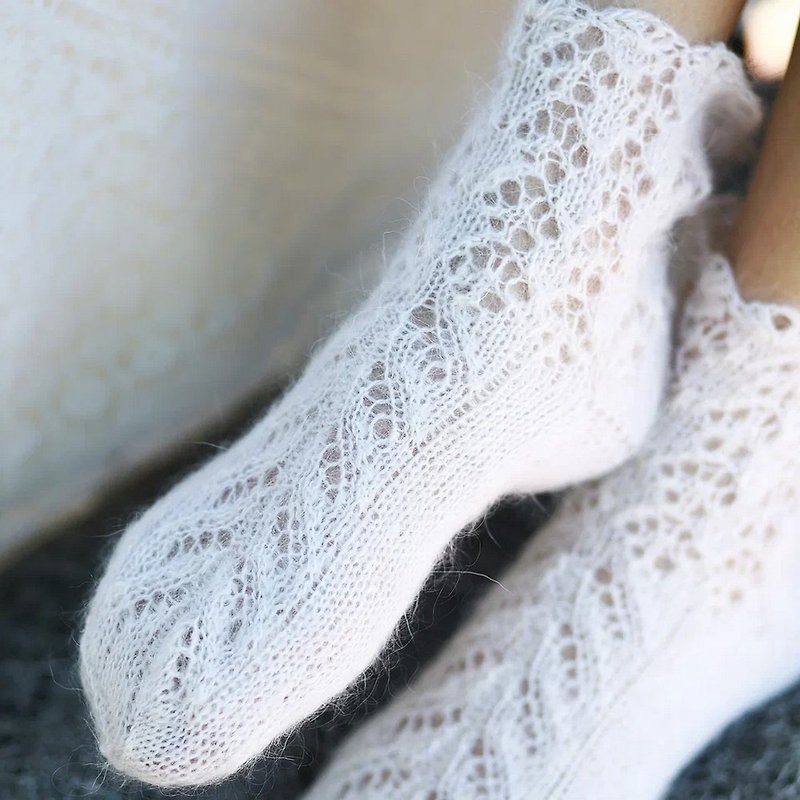 母亲节白色袜子，采用天然纤维和山羊绒制成 - 袜子 - 羽绒 白色