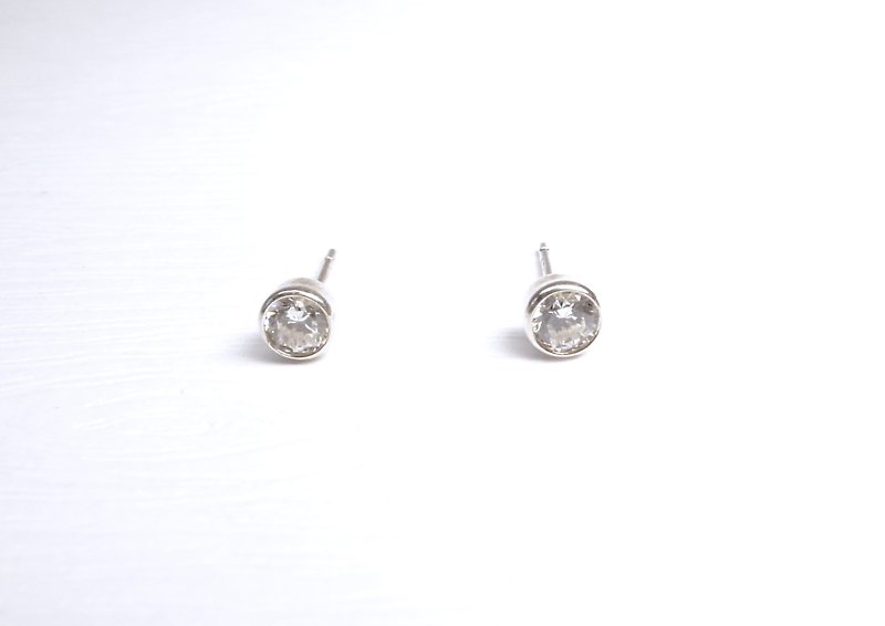 《二毛银》【纯银圆形锆石小耳环 】（一对） - 耳环/耳夹 - 其他金属 