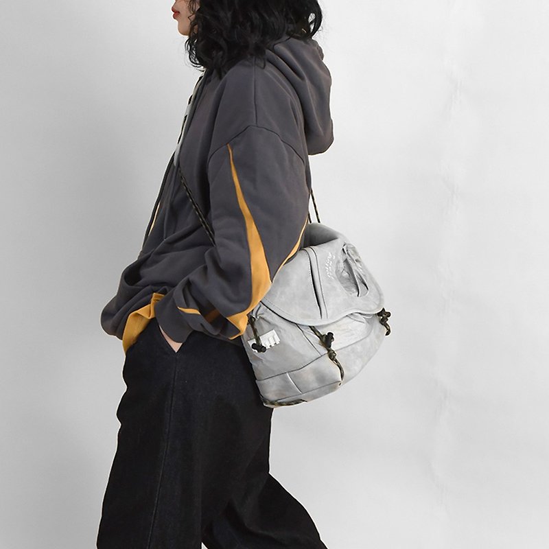 nullbag原创工装斜挎包街头邮差学生上课小众单肩设计感包包 - 侧背包/斜挎包 - 尼龙 黑色
