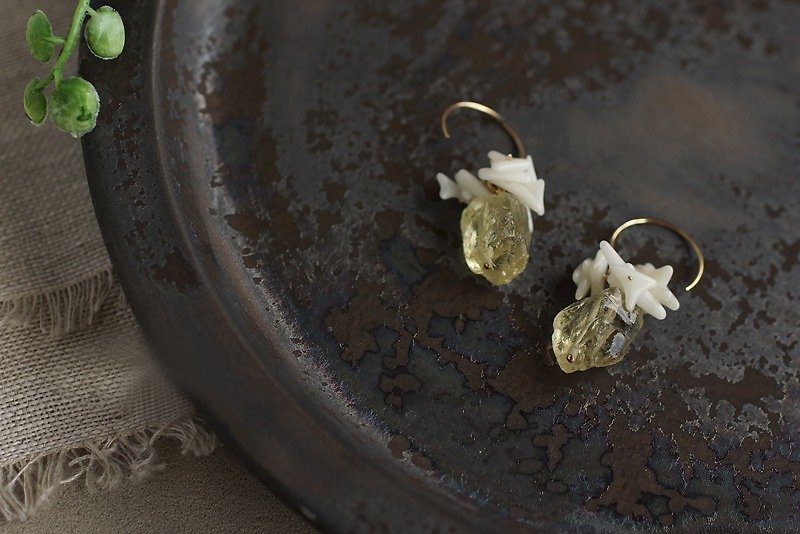 14kgf-海辺のレモンドロップのピアス - 耳环/耳夹 - 宝石 黄色