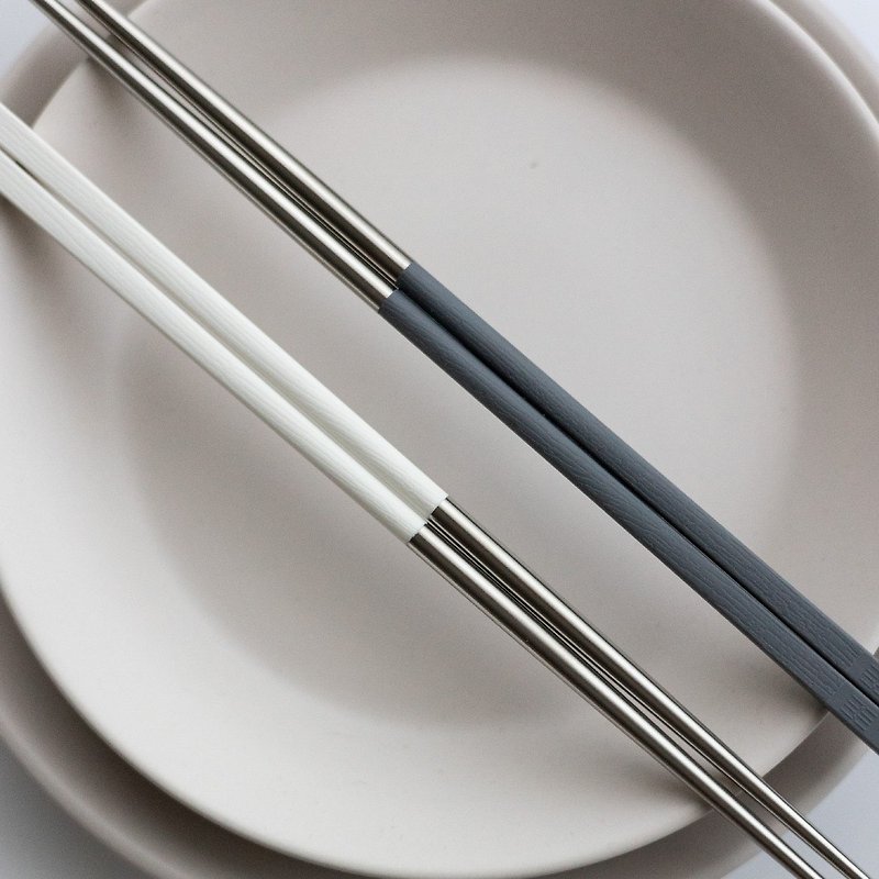 【台湾制】冷灰色 长款1双入 304不锈钢筷子 - 筷子/筷架 - 不锈钢 灰色