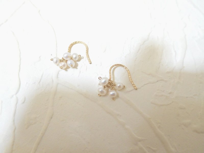 包14k金基本款小钩式珍珠耳环可改夹 - 耳环/耳夹 - 其他材质 金色