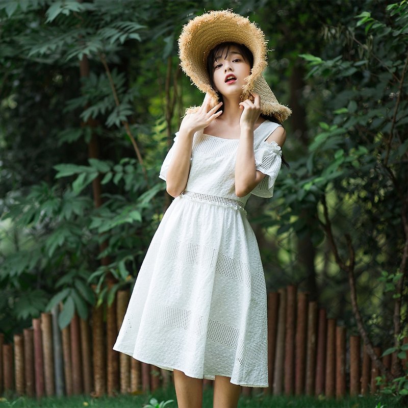 安妮陈2018夏装新款女士T型领露肩连身裙洋装 - 洋装/连衣裙 - 棉．麻 白色