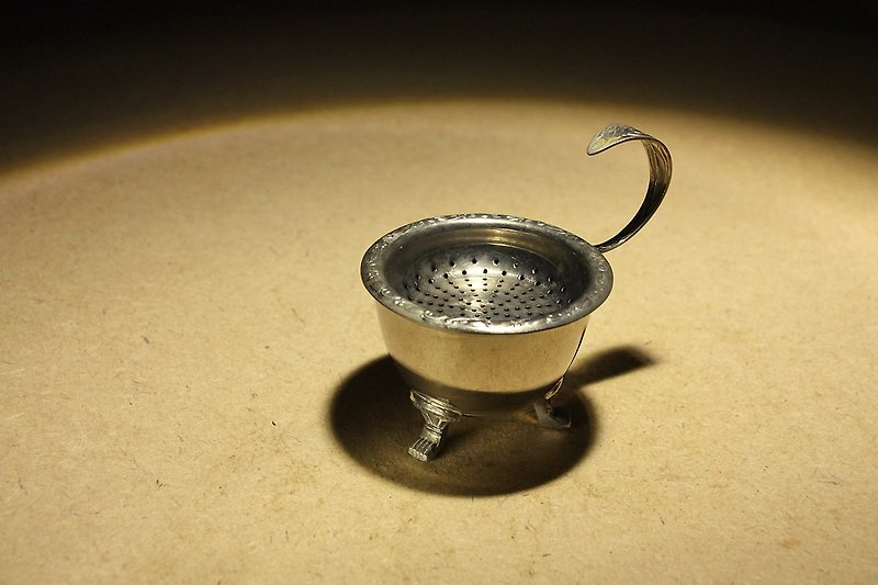 购自荷兰 20 世纪早期老件 铜胎镀银 花朵造型古董倒茶滤茶组 - 茶具/茶杯 - 其他金属 银色