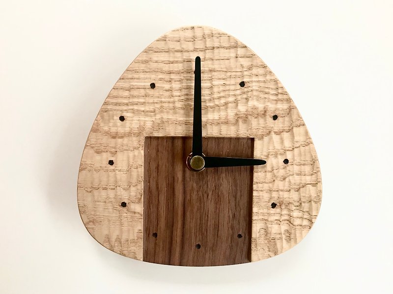 受注制作　おむすびの壁掛け時計　おにぎり - 时钟/闹钟 - 木头 咖啡色
