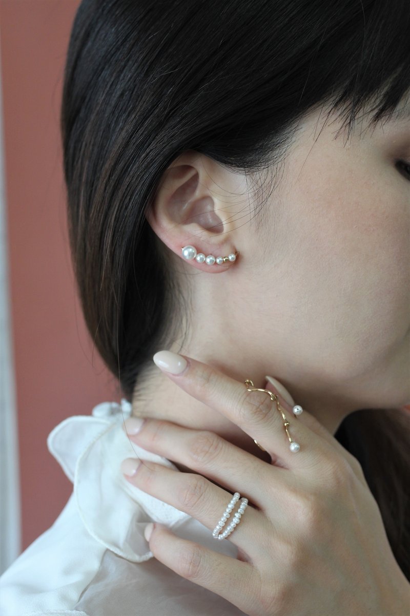 【母亲节礼物】优雅经典Swarovski珍珠无痛耳环夹 - 耳环/耳夹 - 宝石 白色