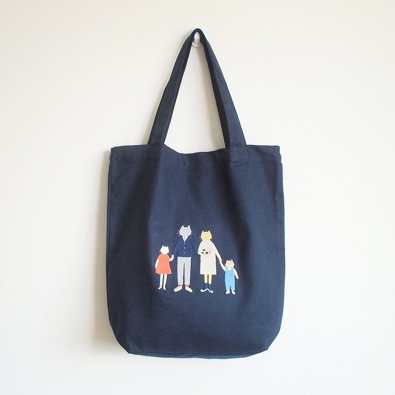 cat family tote bag : navy - 侧背包/斜挎包 - 棉．麻 蓝色