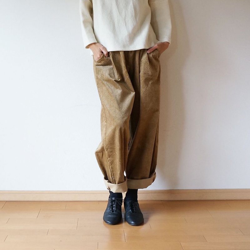 Stretch corduroy tuck pants ladies BEIGE - 女装长裤 - 棉．麻 咖啡色