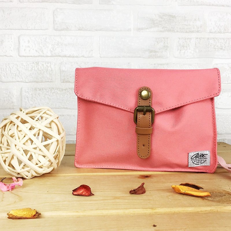 RITE 漫步包 (横款)- 尼龙粉红 - 侧背包/斜挎包 - 防水材质 粉红色