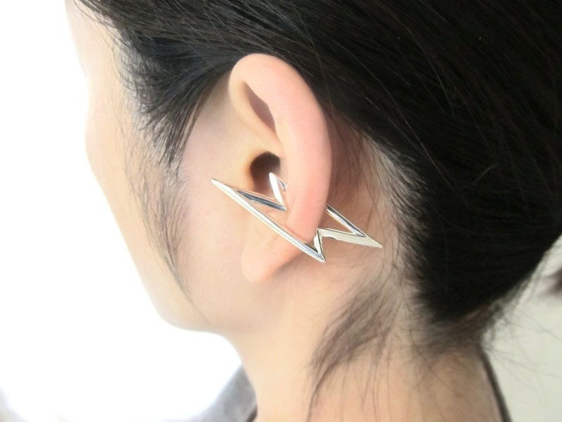 イナズマのイヤーカフ - 耳环/耳夹 - 其他金属 银色