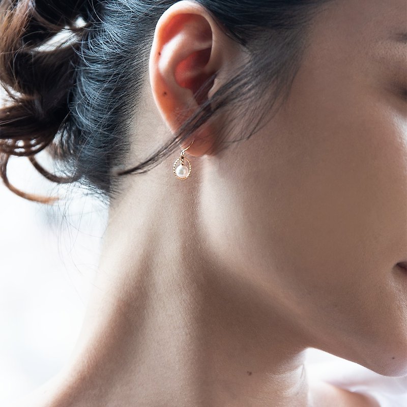 日本Akoya珍珠麻花圈造型耳环 - 耳环/耳夹 - 贵金属 