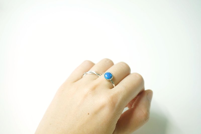 925纯银欧泊石戒指 (蓝光) - 戒指 - 宝石 蓝色