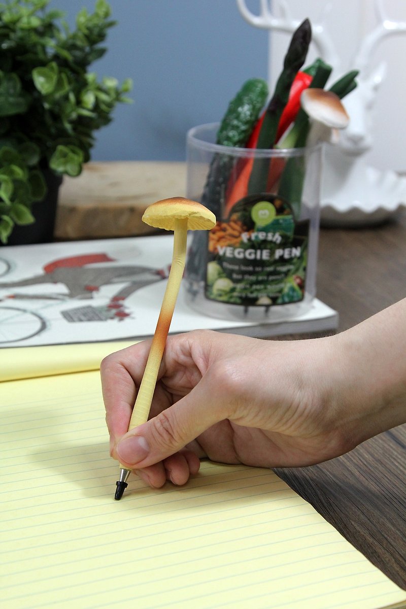 日本Magnets超有趣文具 拟真蔬菜造型黑色原子笔(单层蘑菇)-现货 - 圆珠笔/中性笔 - 塑料 黄色