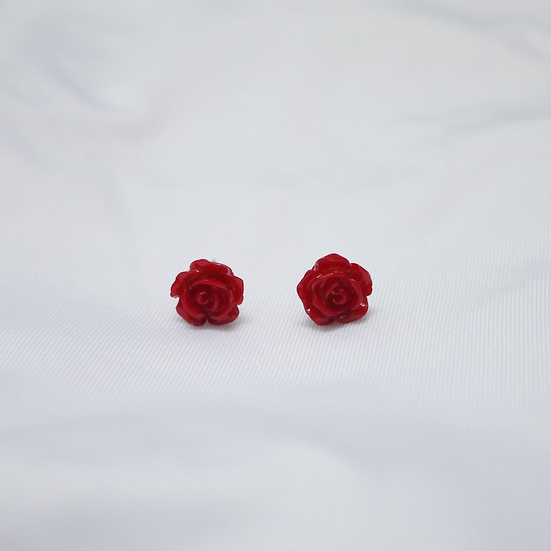 简约优雅红玫瑰耳饰 - 耳环/耳夹 - 塑料 红色