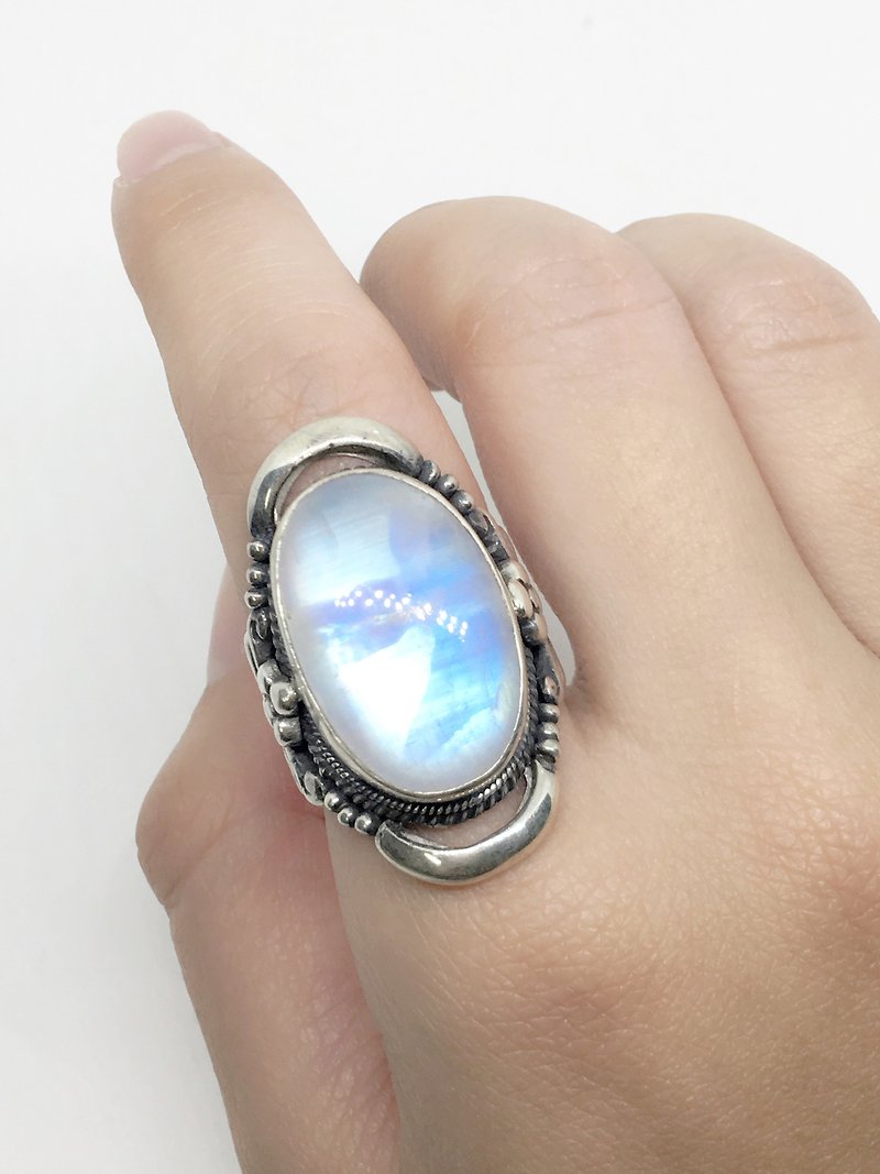月光石925纯银重工满光侧花异国风格戒指 尼泊尔手工镶嵌制作 - 戒指 - 宝石 蓝色