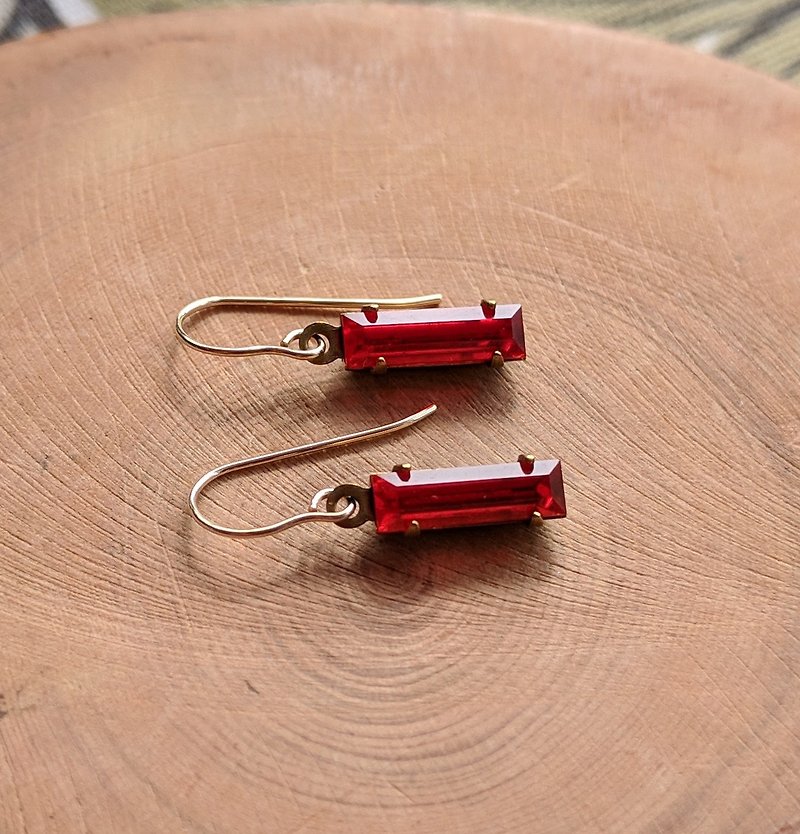 深红细长古董玻璃耳环 - 耳环/耳夹 - 其他金属 红色