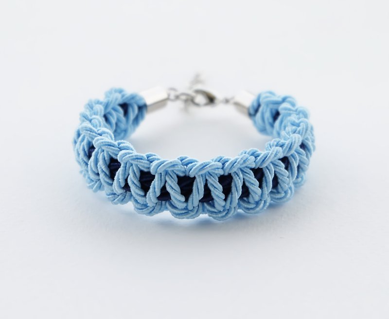 Sky blue / Navy blue macrame bracelet  - 手链/手环 - 聚酯纤维 蓝色