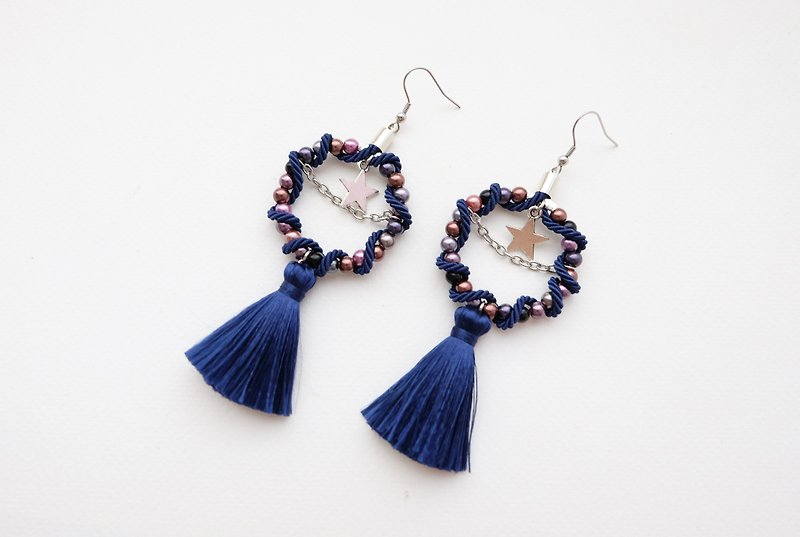 Navy blue circular earrings with tassel and star - 耳环/耳夹 - 其他材质 蓝色