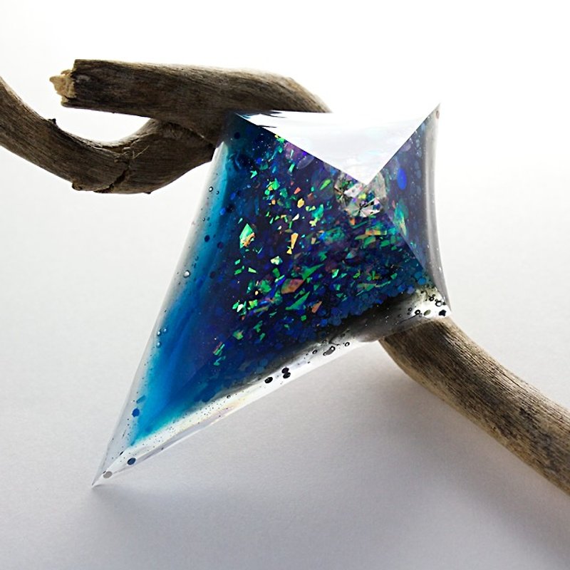 特大鋭角ピラミッドブローチ(ワンダーランド) - 胸针 - 其他材质 蓝色
