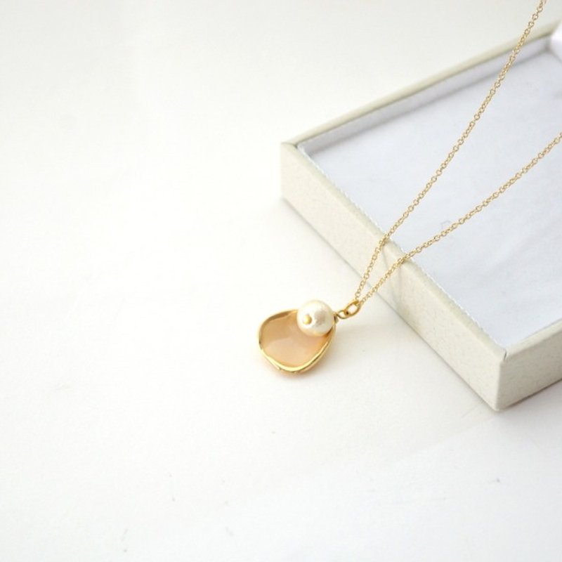 Necklace/Flower Petal Cotton Pearl Necklace - 项链 - 棉．麻 粉红色