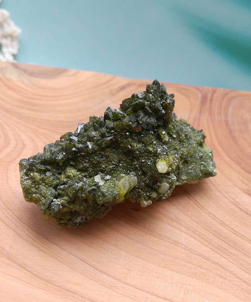 Epidote  四川产地 绿帘石 水晶共生矿 天然矿石 原矿 - 摆饰 - 其他材质 