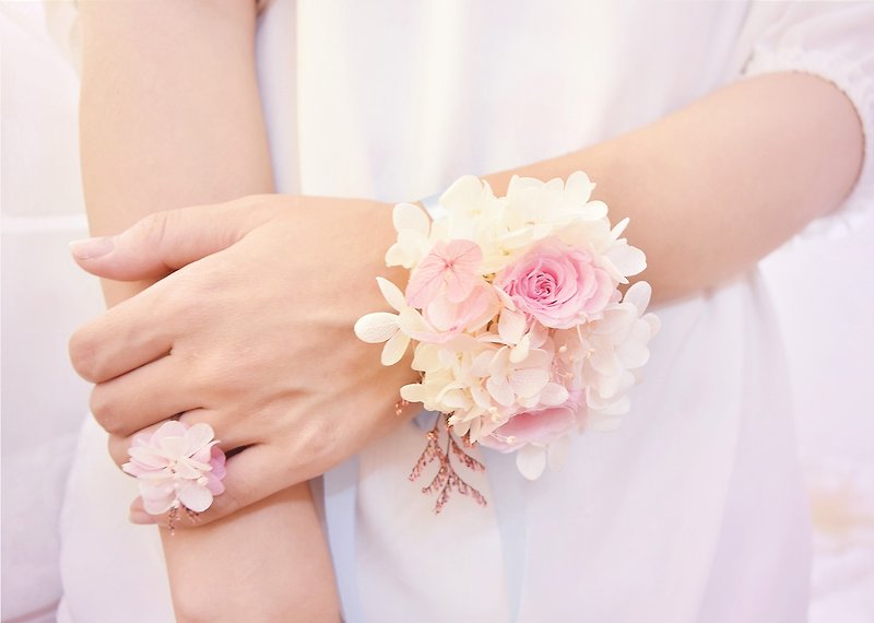 粉色玫瑰手腕花 永生花 戒指 求婚 伴娘 婚礼 婚礼小物 干燥花 - 胸花/手腕花 - 植物．花 粉红色