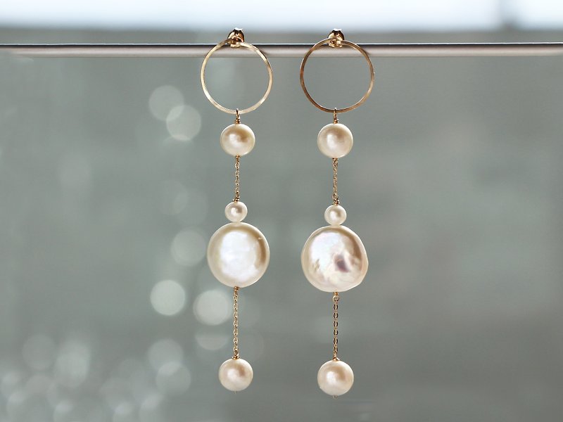 14kgf- snowing pearl pierced earrings/can change to clip-on - 耳环/耳夹 - 其他金属 白色
