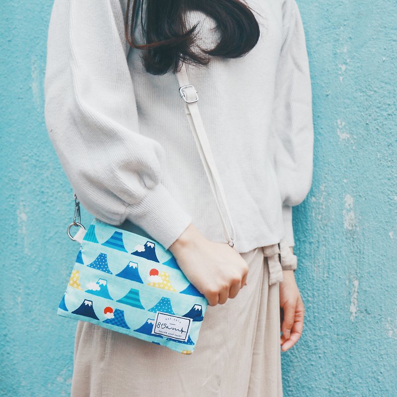 浅蓝彩色富士山 两用杂物袋  | 815a.m - 化妆包/杂物包 - 棉．麻 