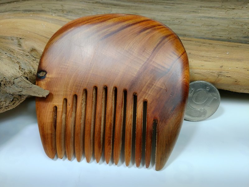 【台湾桧木沉水木梳】有裂补图3 - 耳环/耳夹 - 木头 