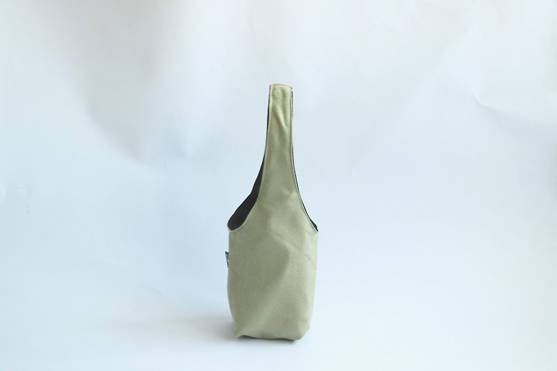 MaryWil麂皮双面环保杯套饮料提袋-灰绿x卡其 - 随行杯提袋/水壶袋 - 棉．麻 多色