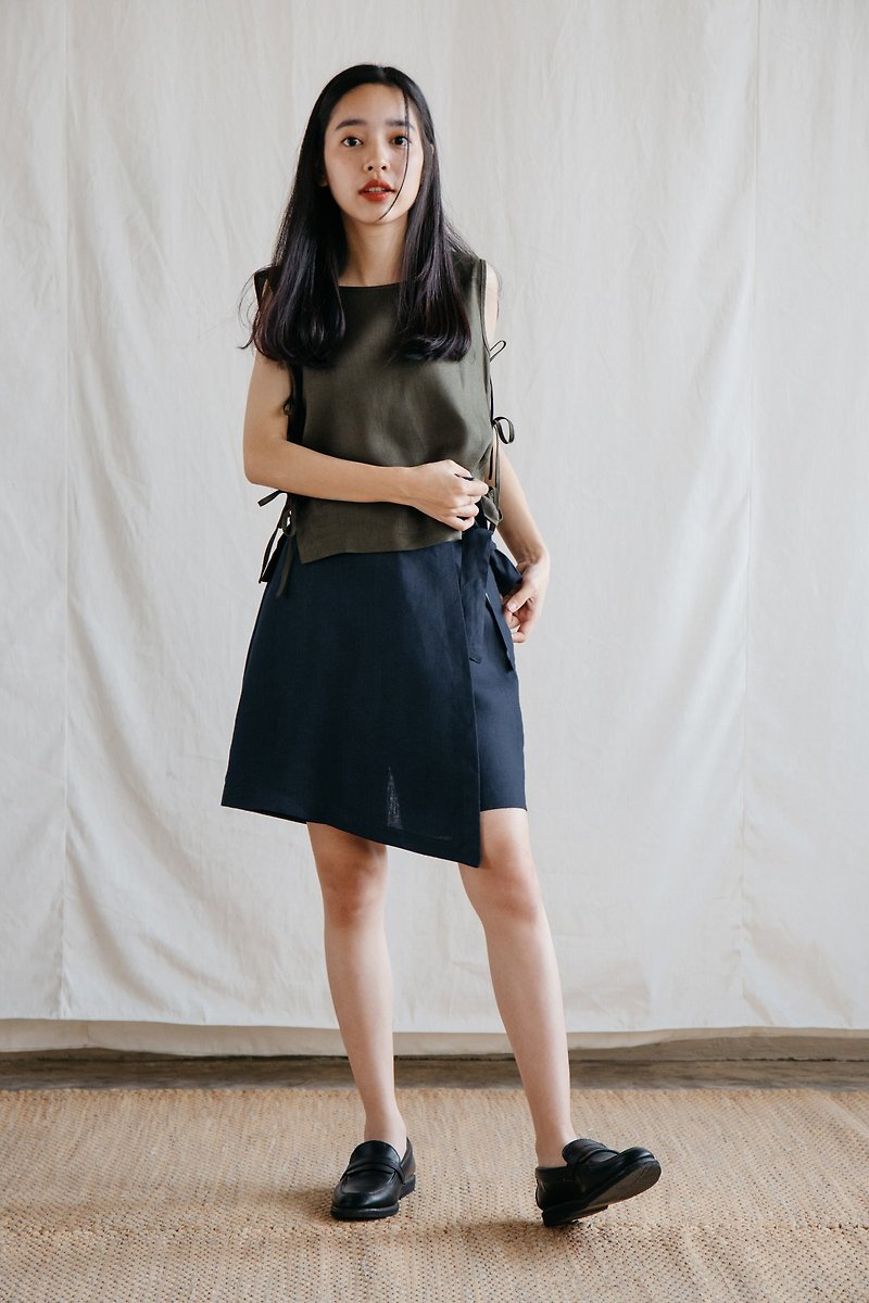 Wrap Skirt Shorts in Navy - 裙子 - 棉．麻 蓝色