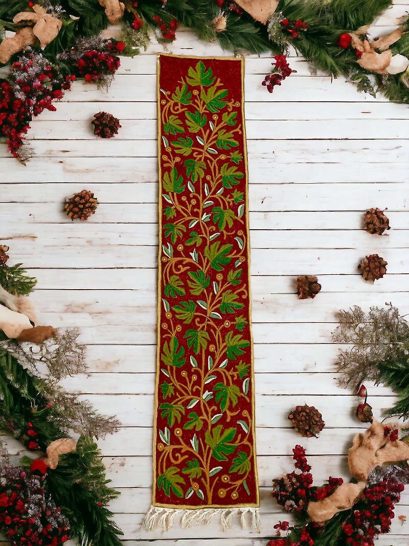 印度喀什米尔 手工刺绣 小型羊毛走道地毯 壁挂 154x30 — 圣诞红 - 摆饰 - 丝．绢 红色
