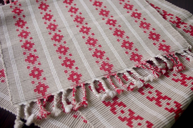 北欧杂货-瑞典维京传统图纹桌垫-红 viking pattern decoration tablecloth - 餐垫/桌巾 - 棉．麻 灰色